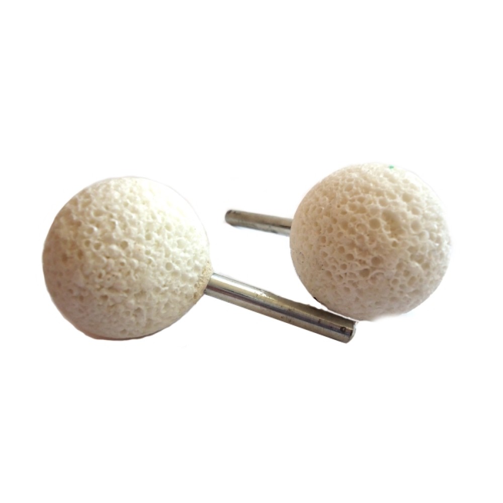 Tyre buffing attachment